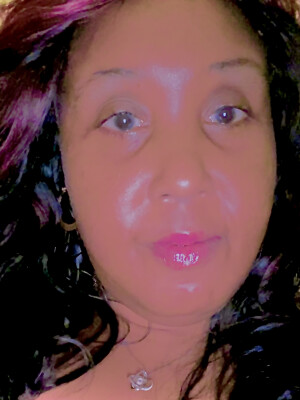 Elyria S Harris is looking for a Rental Property / Apartment / Studio in Los Angeles